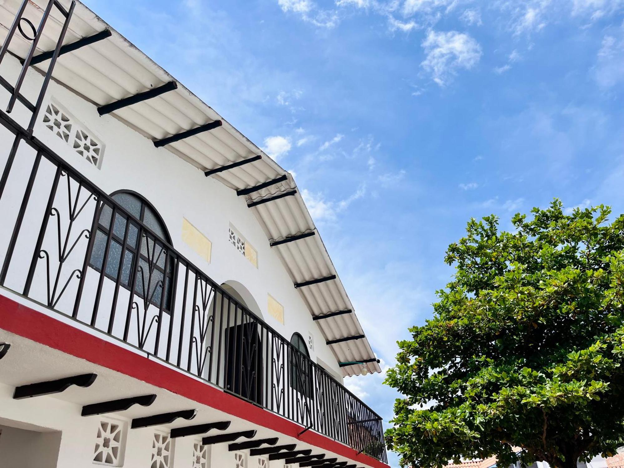 Hotel Los Balcones Tocaima Exterior photo