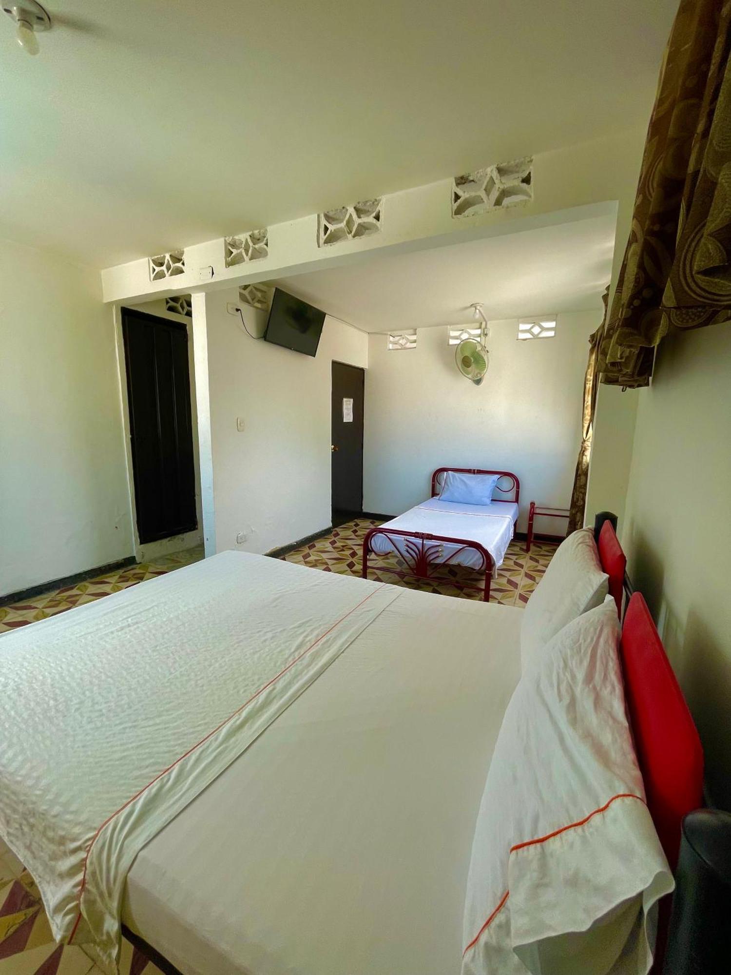 Hotel Los Balcones Tocaima Exterior photo