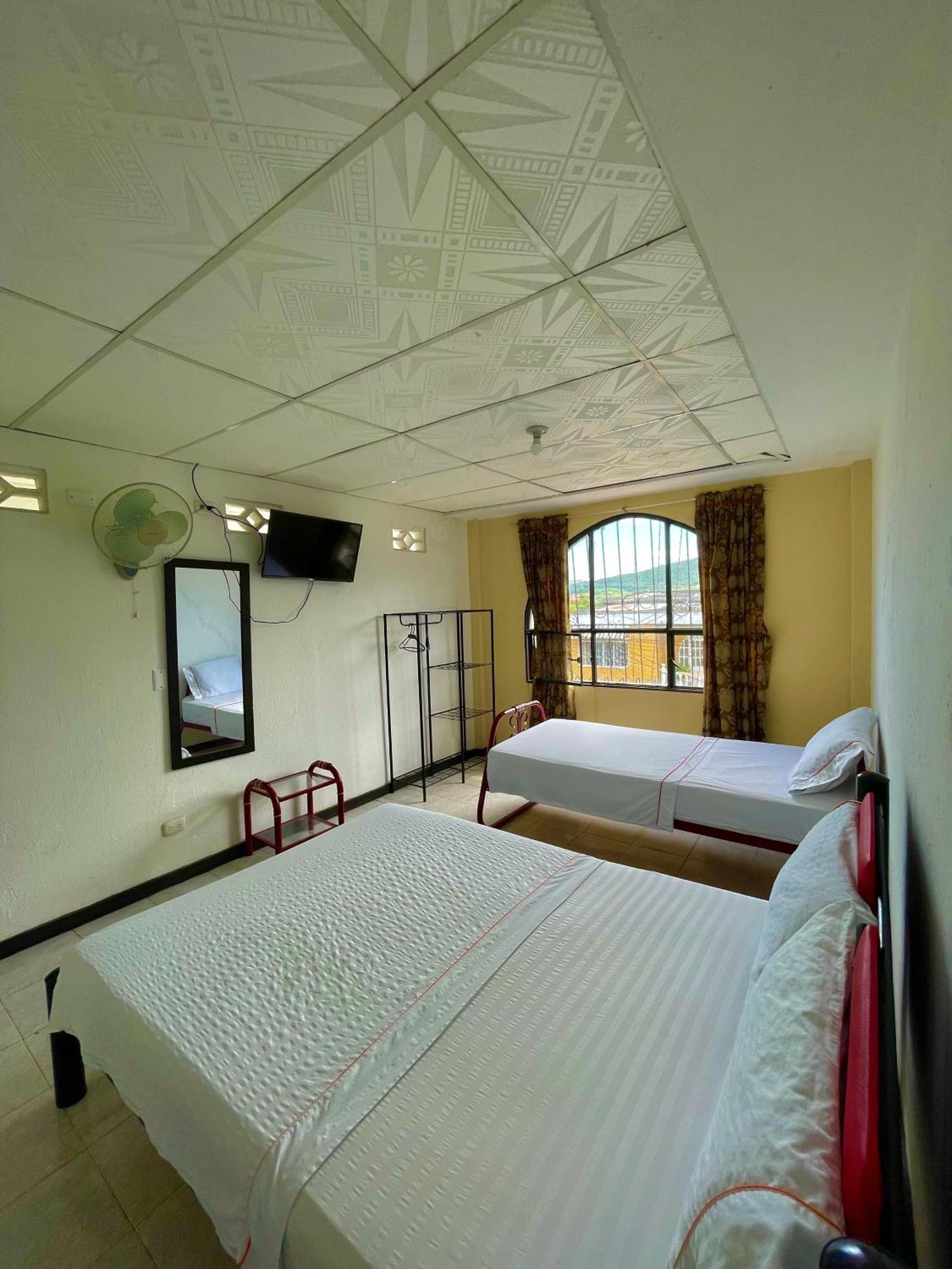 Hotel Los Balcones Tocaima Exterior photo